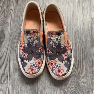 Nike Floral Slip-ons
